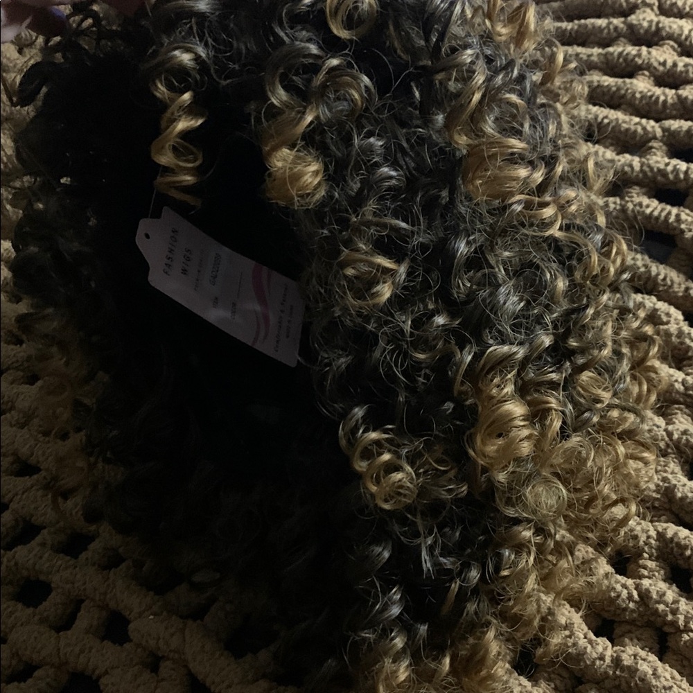 Curly Wig, Kinky Afro Curly Wig, 2 Tone Blonde Mixed Brown Color - Picture 9 of 9